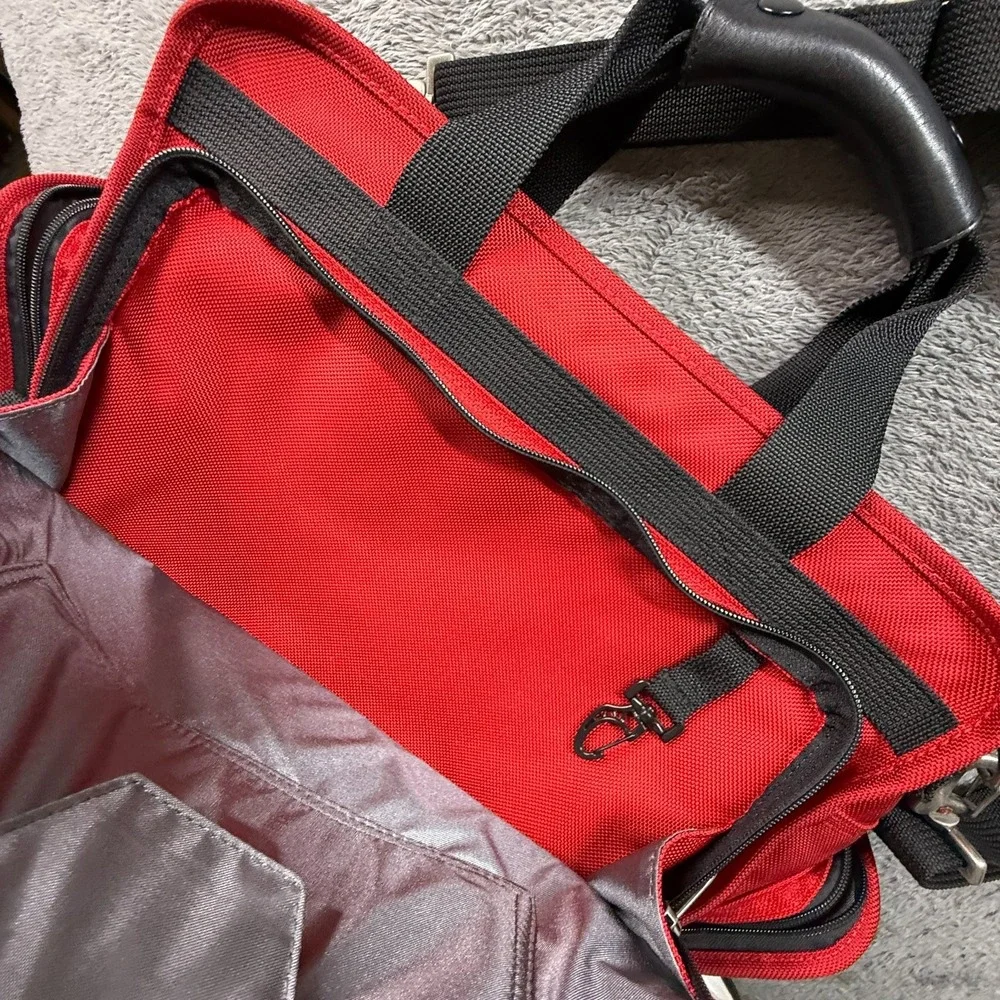 Victorinox Swiss Army Duffel Carry On Bag Red Ballistic Canvas Crossbody Bag